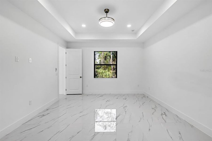 Spacious, unfurnished interior of a new home in , Alva (Image 17).