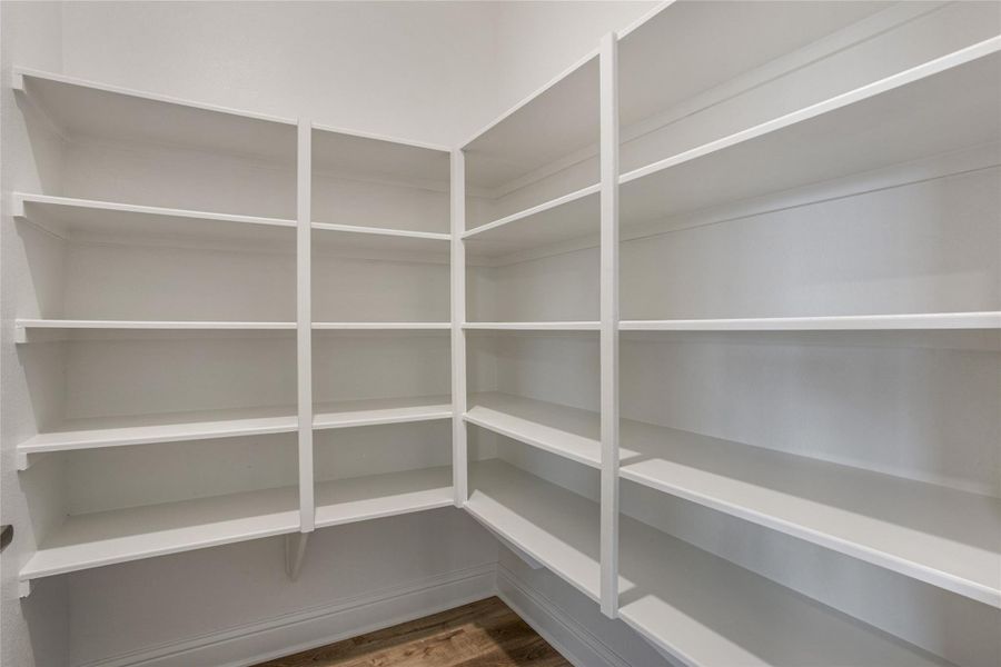 Spacious, unfurnished interior of a new home in Bayou Maison, Dickinson (Image 12).