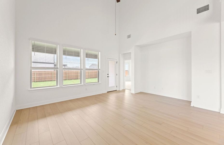 Spacious, unfurnished interior of a new home in Santa Rita Ranch, Liberty Hill (Image 49). Spacious, unfurnished interior of a new home in Santa Rita Ranch, Liberty Hill (Image 49).
