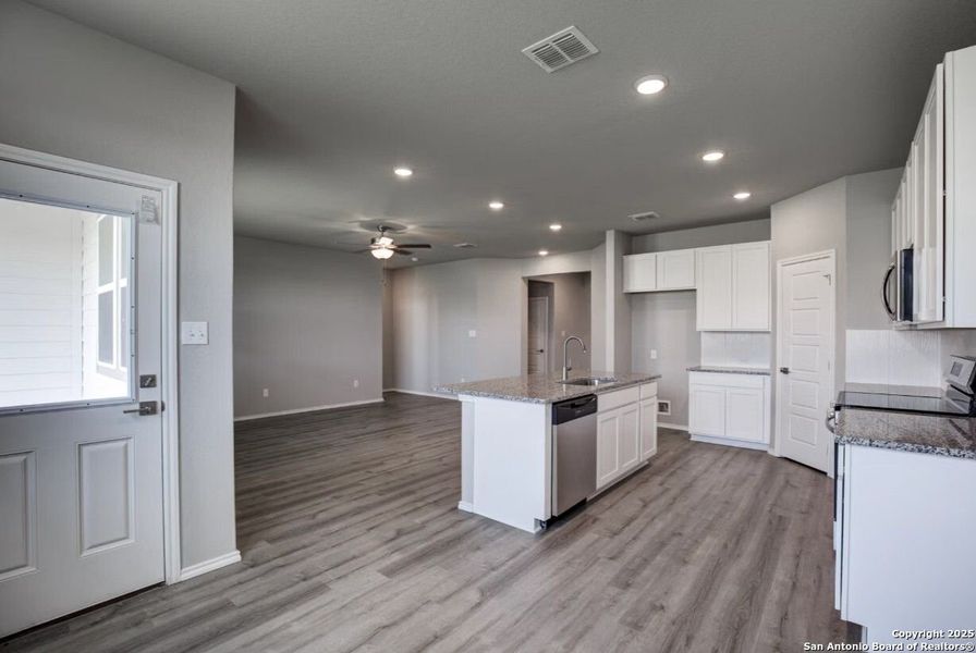 Image 34 of a home in Hickory Ridge.