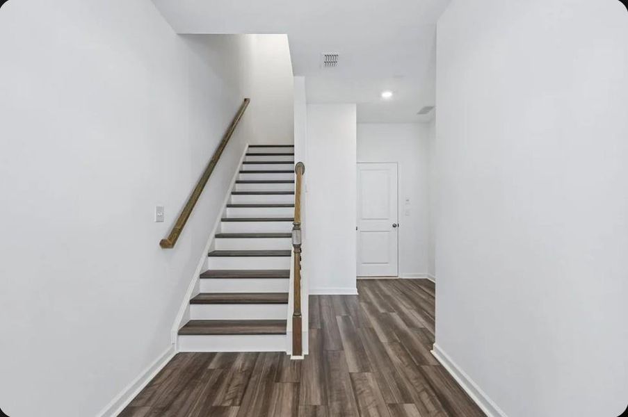Spacious, unfurnished interior of a new home in Alder Creek, Cumming (Image 17).
