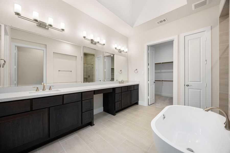 Furnished interior view inside a new home in Audubon 60’s, Magnolia (Image 9).