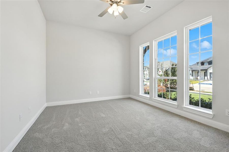 Spacious, unfurnished interior of a new home in Ridge Crossing, Waxahachie (Image 29).