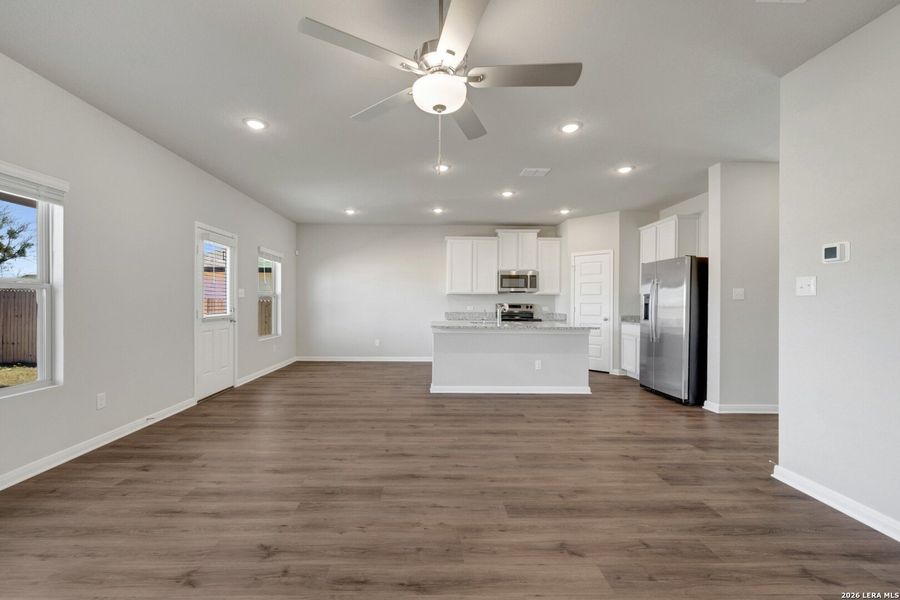 Spacious, unfurnished interior of a new home in Paloma Park, Converse (Image 23).