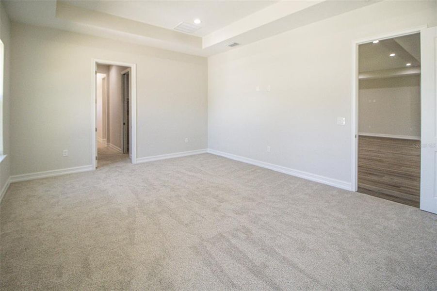 Spacious, unfurnished interior of a new home in Southern Hills Plantation, Brooksville (Image 21).