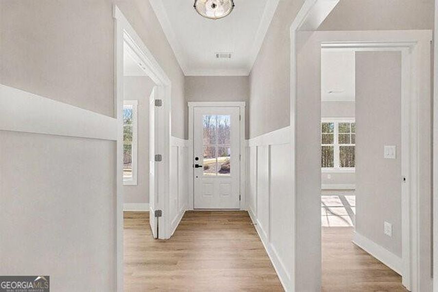 Spacious, unfurnished interior of a new home in , Clermont (Image 10).