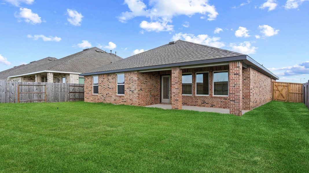 Representative exterior details of a home built from the Justin by D.R. Horton in Lago Mar, Texas City (Image 19). Representative exterior details of a home built from the Justin by D.R. Horton in Lago Mar, Texas City (Image 19).