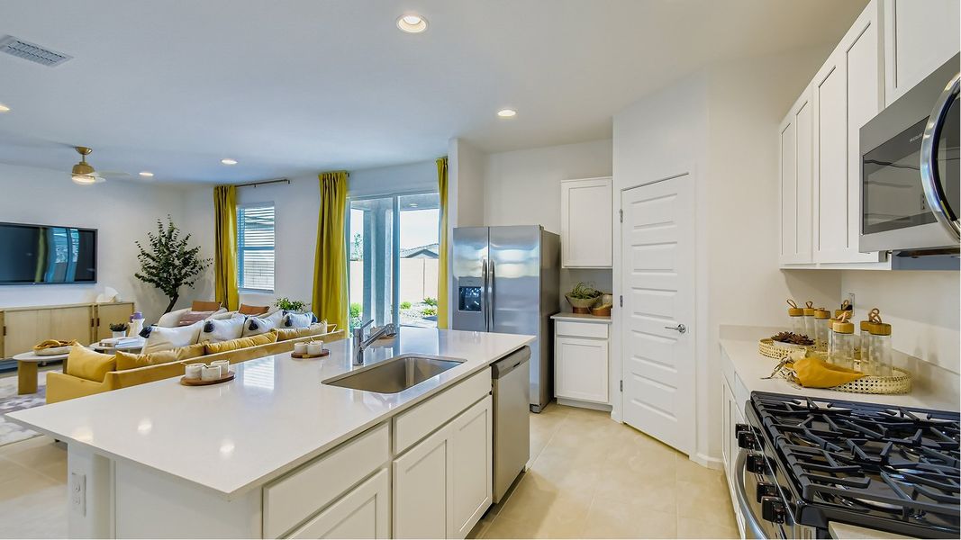 3053 Monterey Kitchen 2of3 F1 3053 Monterey Kitchen 2of3 F1