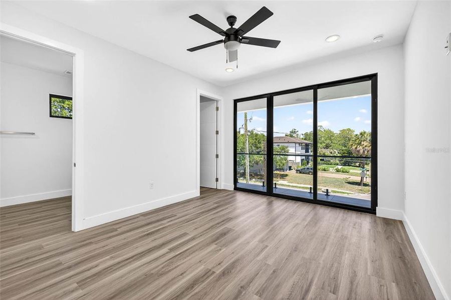 Spacious, unfurnished interior of a new home in , Tampa (Image 48).