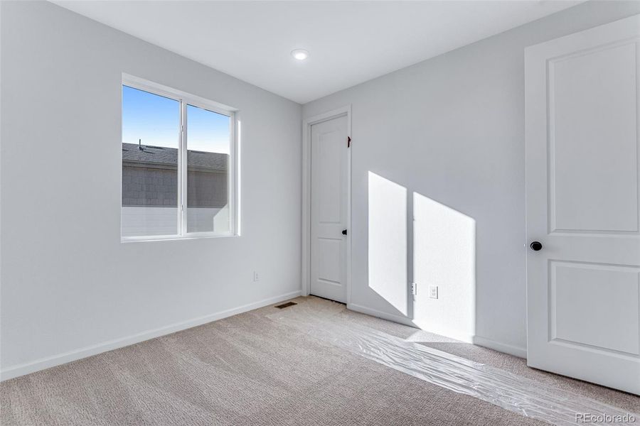 Spacious, unfurnished interior of a new home in Painted Prairie, Aurora (Image 46). Spacious, unfurnished interior of a new home in Painted Prairie, Aurora (Image 46).