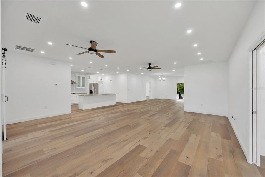 Spacious, unfurnished interior of a new home in , Dade City (Image 51).