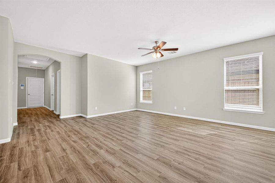 Spacious, unfurnished interior of a new home in Sunterra, Katy (Image 23). Spacious, unfurnished interior of a new home in Sunterra, Katy (Image 23).