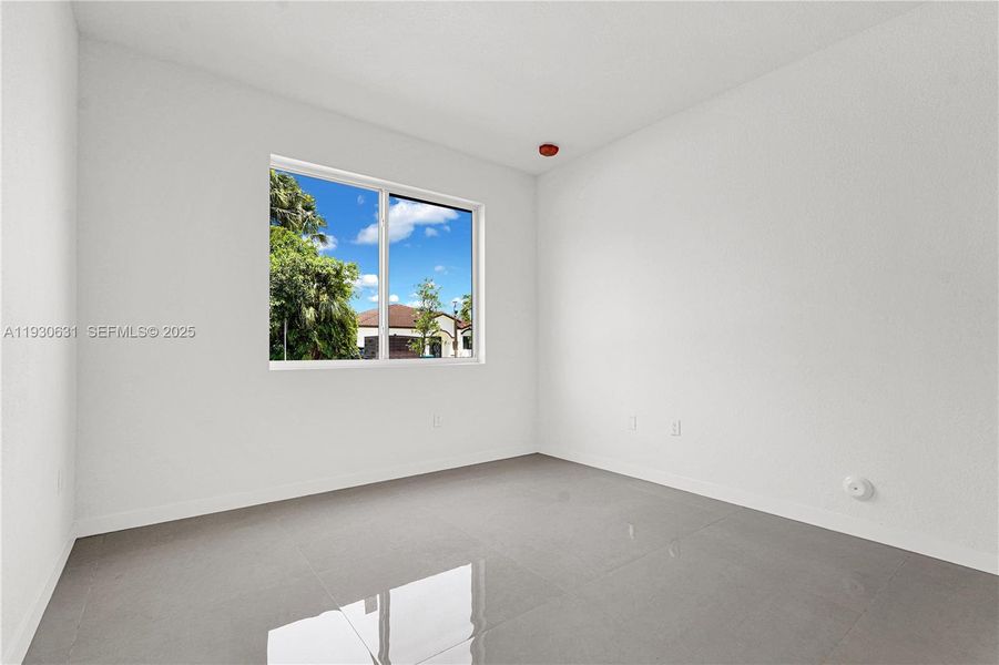 Spacious, unfurnished interior of a new home in , Miami (Image 30).