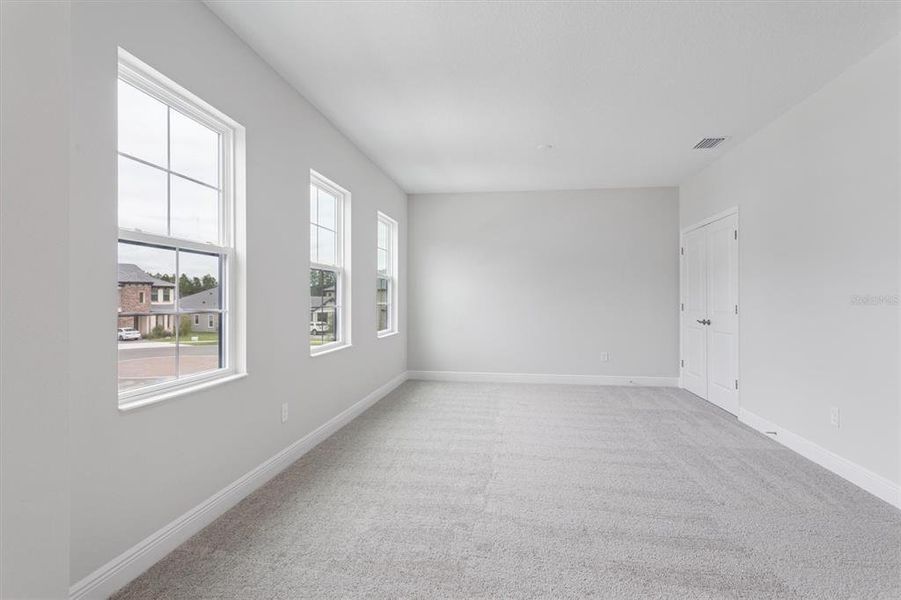 Spacious, unfurnished interior of a new home in Two Rivers, Zephyrhills (Image 18).
