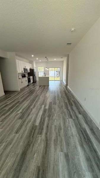 Spacious, unfurnished interior of a new home in , Ocala (Image 16).