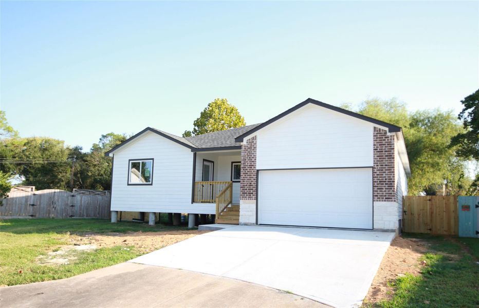 Front exterior of a new home in , Houston, TX, highlighting curb appeal (Image 2). Front exterior of a new home in , Houston, TX, highlighting curb appeal (Image 2).
