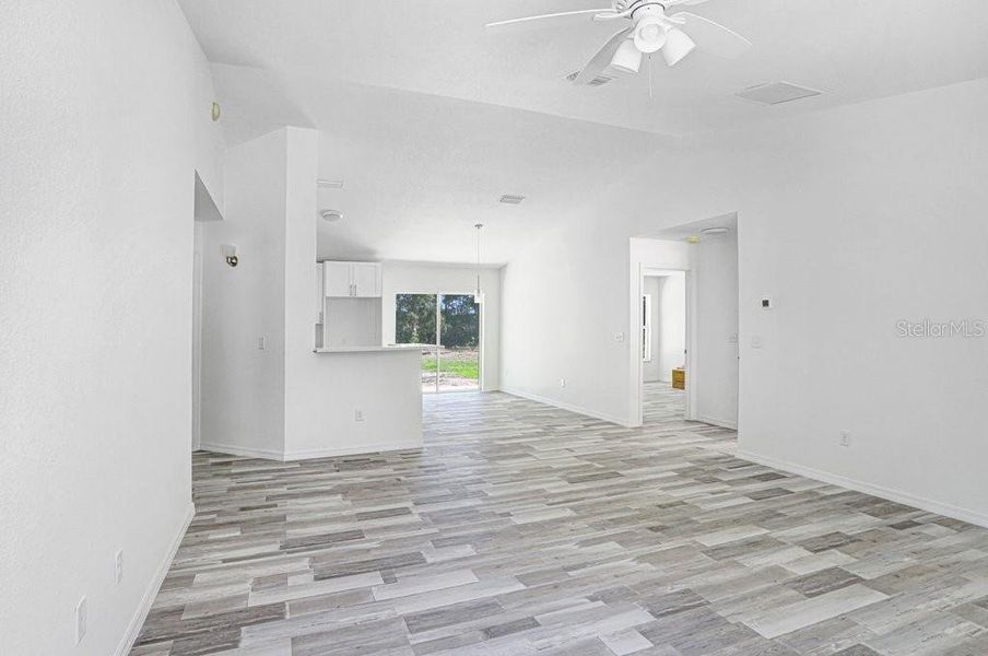 Spacious, unfurnished interior of a new home in , Summerfield (Image 6).
