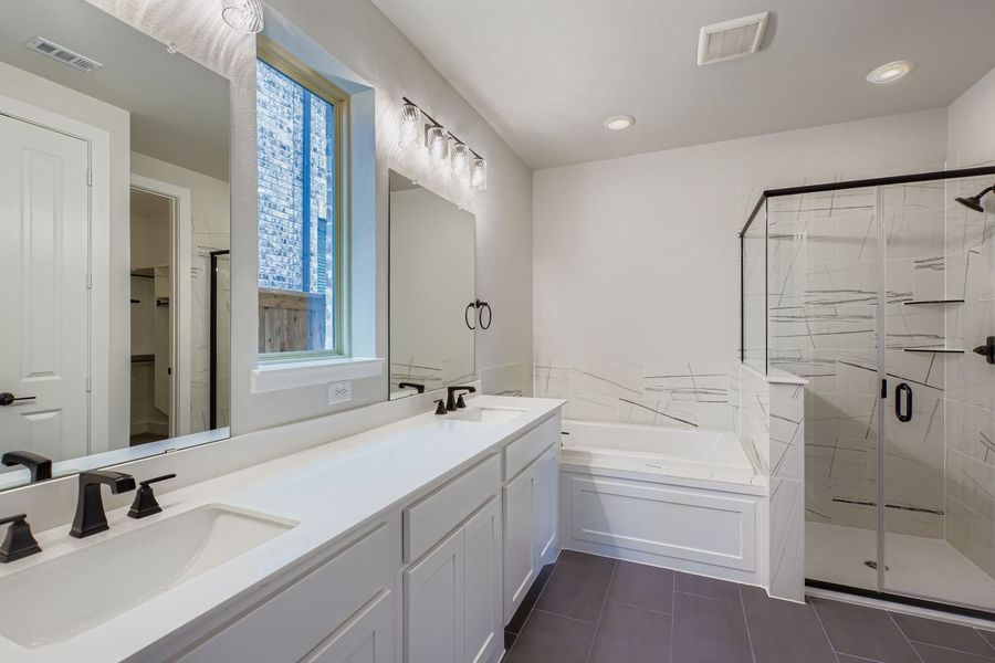 831 Stone Grove - Primary Bathroom 831 Stone Grove - Primary Bathroom