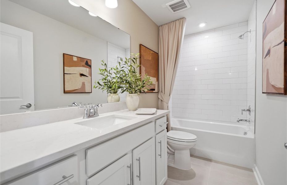 Representative furnished interior of a home built from the Valen by Pulte Homes in Harrington, Greenville (Image 21).