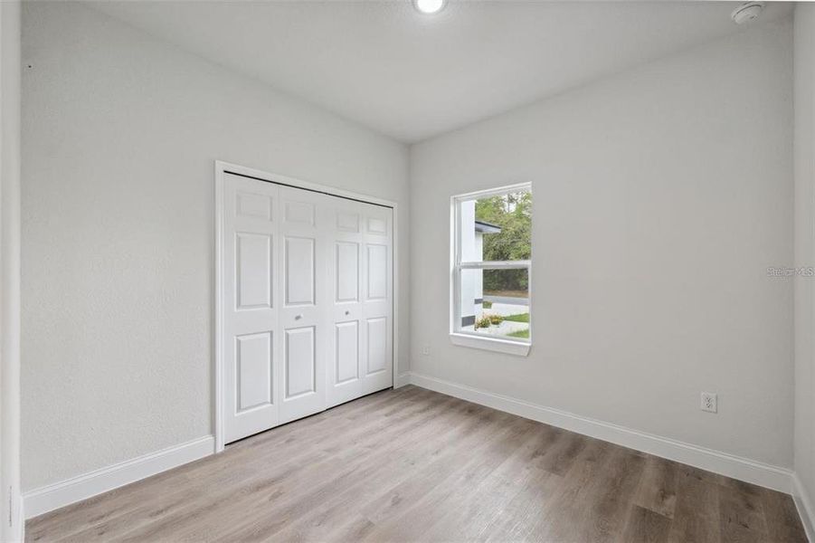 Spacious, unfurnished interior of a new home in , Dunnellon (Image 30).
