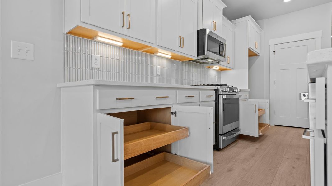 Furnished interior view inside a new home in Harrier Point, Woodruff (Image 12).