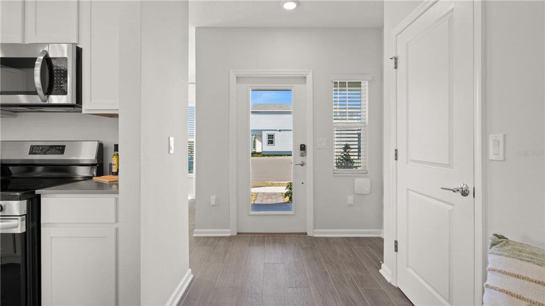 Furnished interior view inside a new home in , Orlando (Image 14).