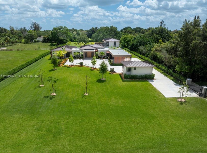 Image 88 of a home in .