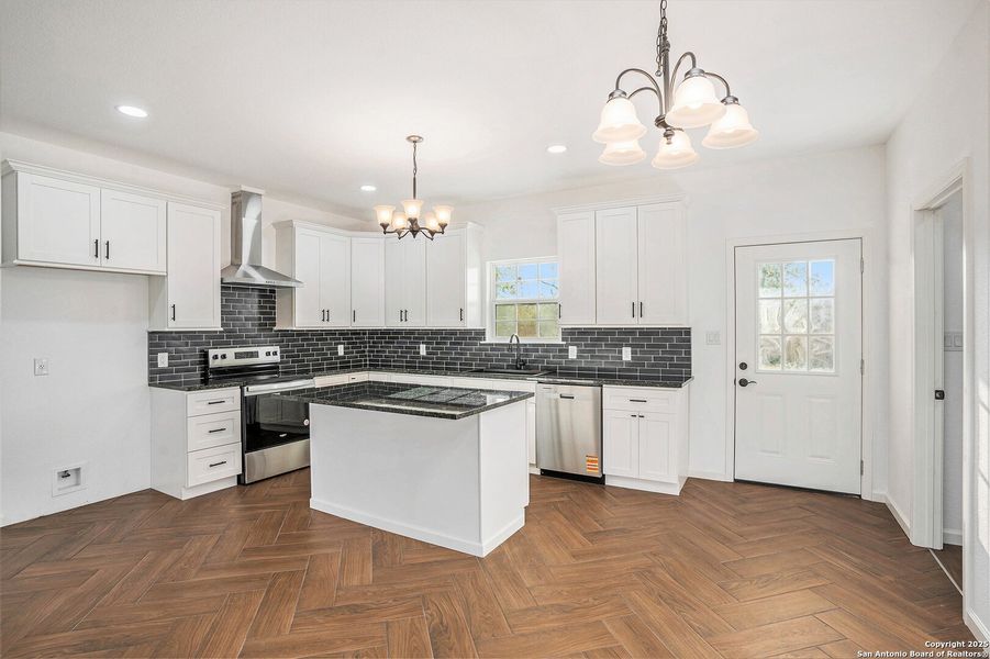 Furnished interior view inside a new home in , Seguin (Image 4).