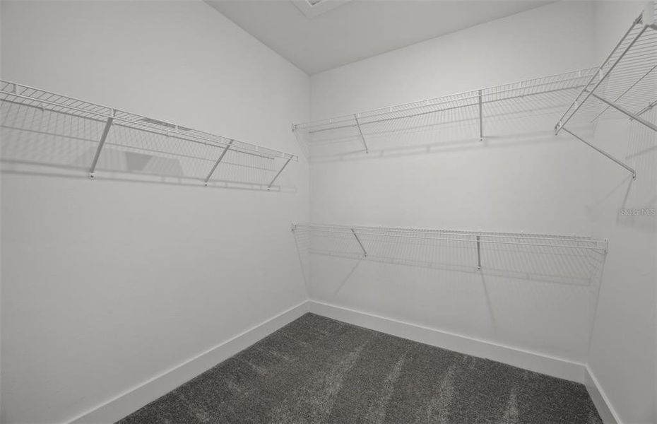 Spacious, unfurnished interior of a new home in , Bradenton (Image 24).