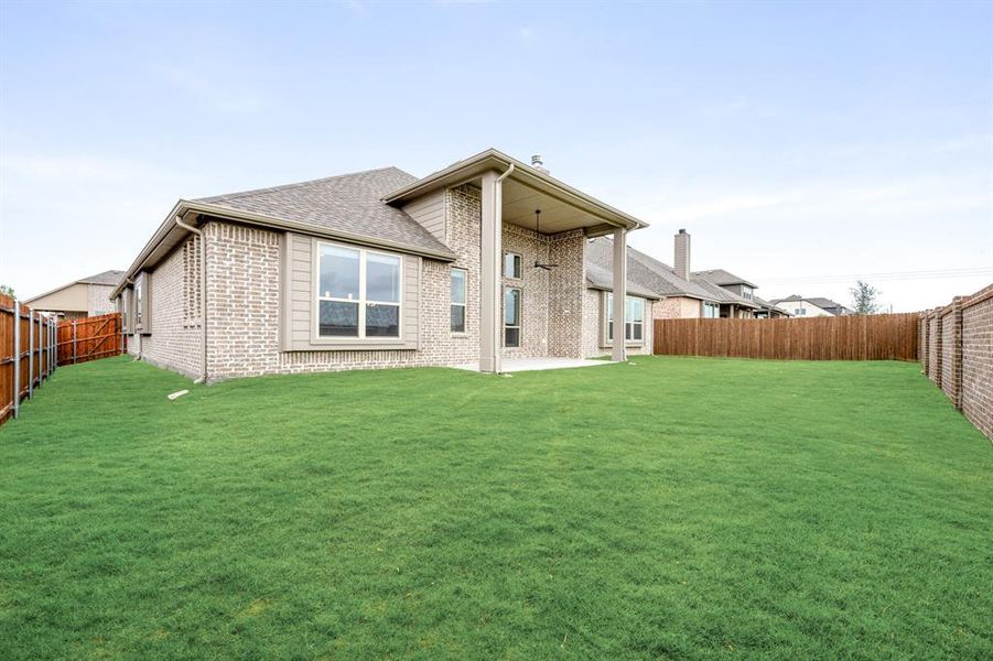 Exterior details and patio area of a home in Villages of Walnut Grove, Midlothian (Image 2).