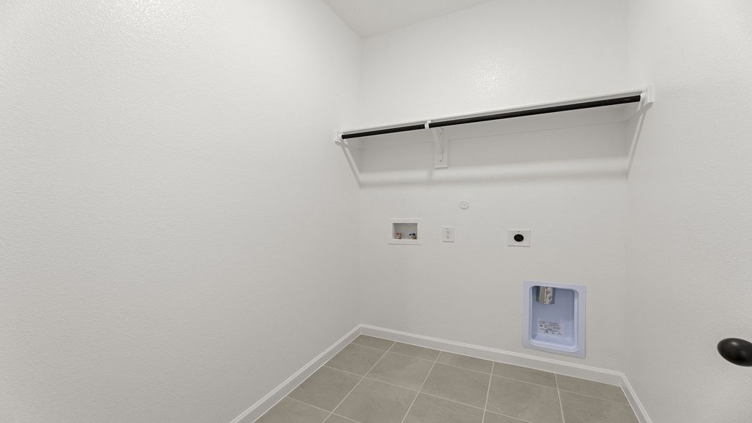 Spacious, unfurnished interior of a new home in Churchill, Anna (Image 27).