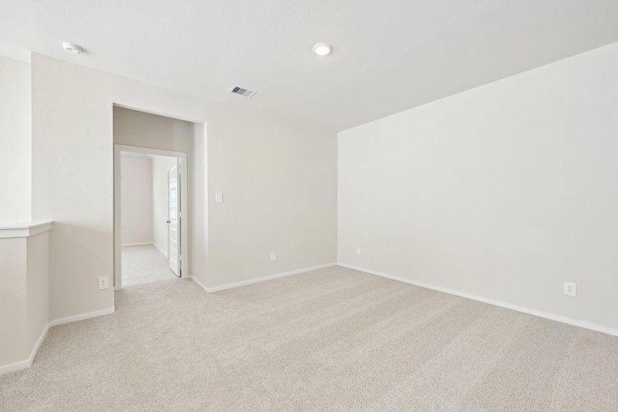Spacious, unfurnished interior of a new home in Kemah Crossing - City Series, Kemah (Image 39).