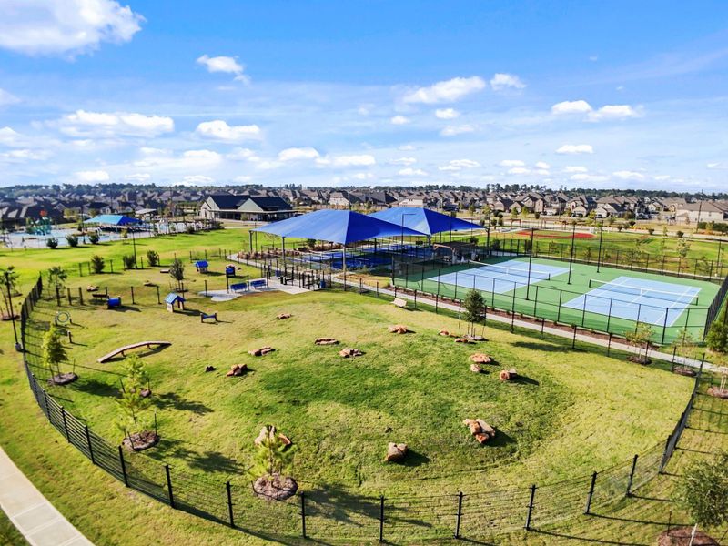 Expansive green spaces and well-maintained walking paths create a relaxing environment for residents to enjoy nature, outdoor activities, and picnics with loved ones.