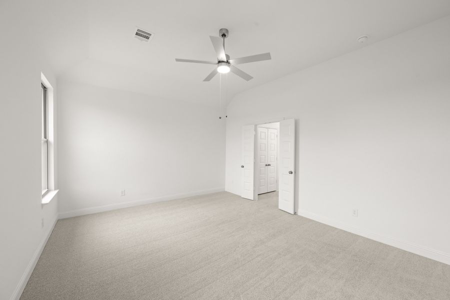 Spacious, unfurnished interior of a new home in Vista Point, Grandview (Image 23).