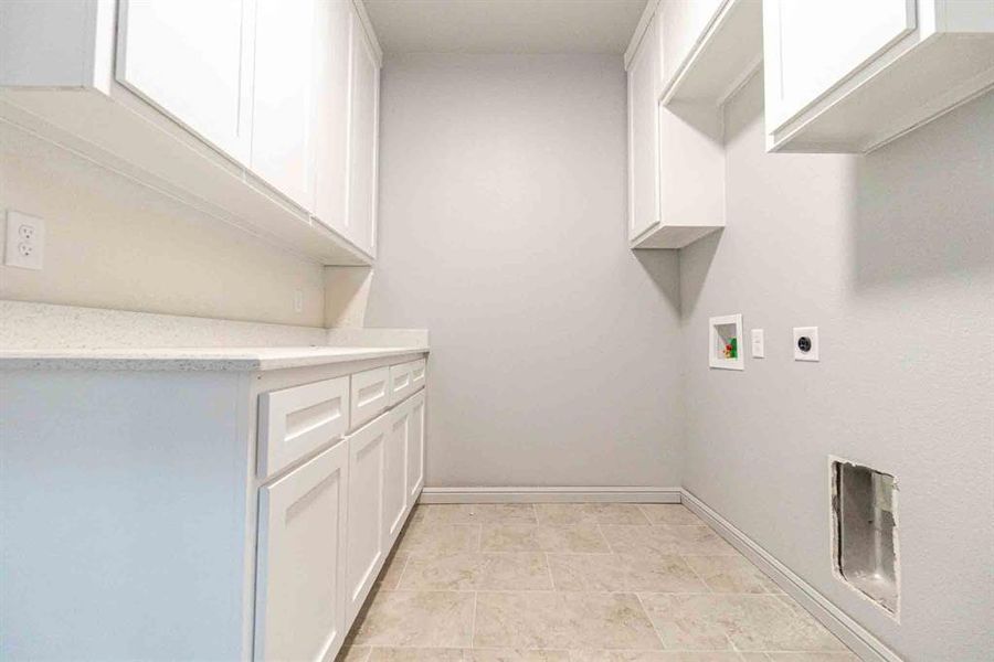 Spacious, unfurnished interior of a new home in , Granbury (Image 18).