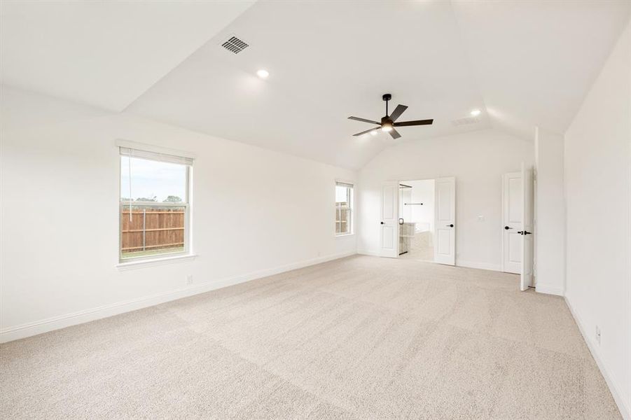Spacious, unfurnished interior of a new home in Glenbrook, Red Oak (Image 38).