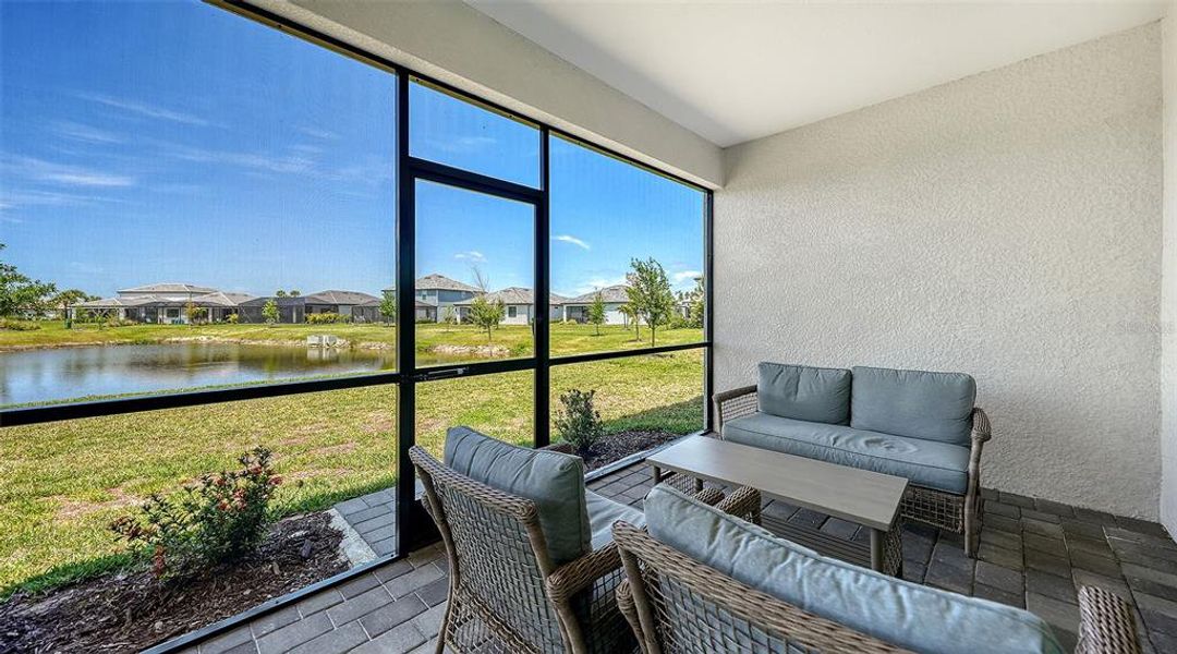 Exterior details and patio area of a home in , Venice (Image 31).