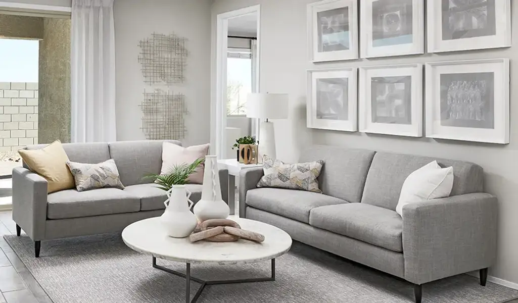 Fraser-T934-Blackhawk Living Room