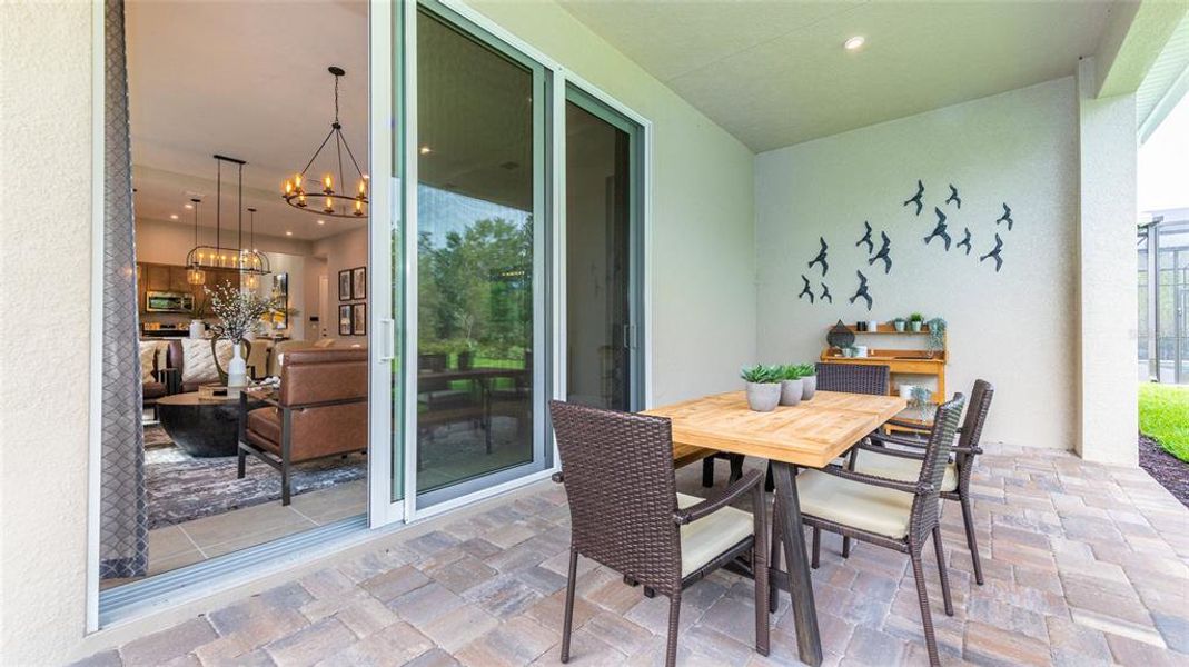 Exterior details and patio area of a home in , Deland (Image 4).