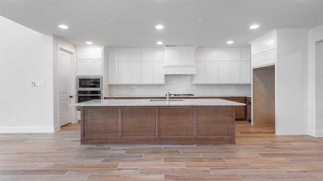Furnished interior view inside a new home in The Parks At Wilson Creek 40', Celina (Image 6). Furnished interior view inside a new home in The Parks At Wilson Creek 40', Celina (Image 6).