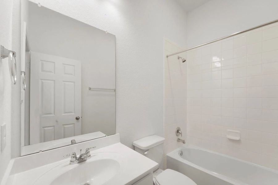 Sample product photo. Actual exterior and interior selections may vary by homesite. Photo may be virtually staged.