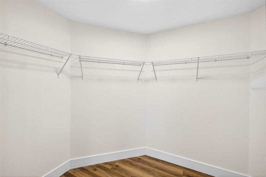 Spacious, unfurnished interior of a new home in , Dade City (Image 47).