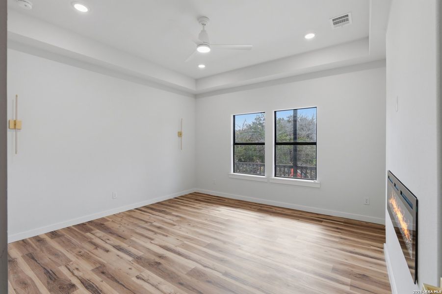 Spacious, unfurnished interior of a new home in , Spring Branch (Image 20).