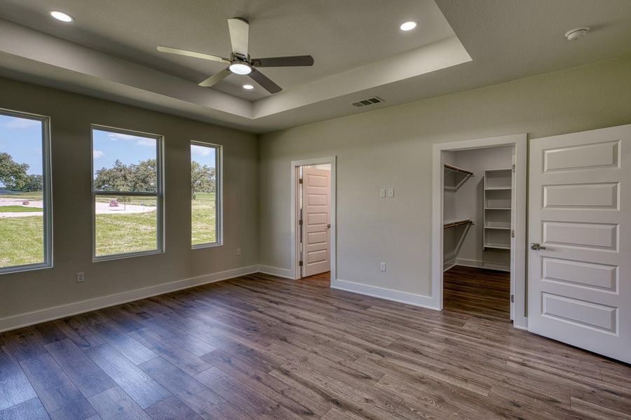 Spacious, unfurnished interior of a new home in , Kingsland (Image 17).