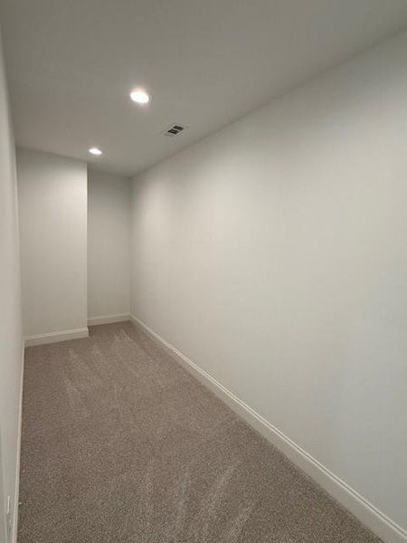 Spacious, unfurnished interior of a new home in , Calhoun (Image 9).