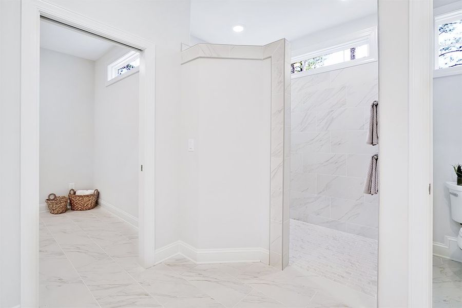 Shelter Bay, Master Bathroom