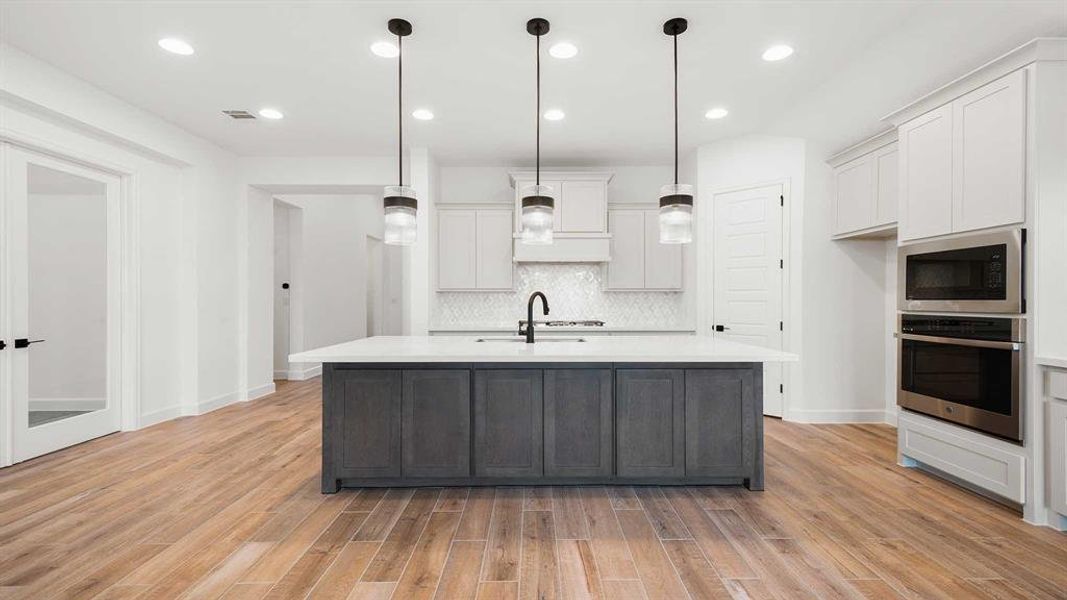 Furnished interior view inside a new home in Hillstead, Lavon (Image 10).