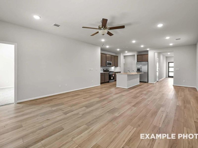 Spacious, unfurnished interior of a new home in Caney Creek Place, Conroe (Image 19).