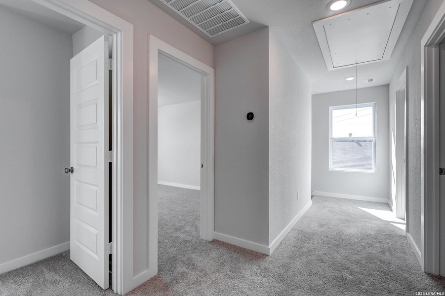 Spacious, unfurnished interior of a new home in Mesa Vista, San Antonio (Image 17). Spacious, unfurnished interior of a new home in Mesa Vista, San Antonio (Image 17).