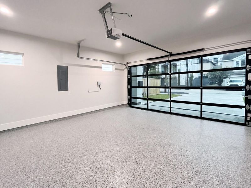 Spacious, unfurnished interior of a new home in , Houston (Image 17).